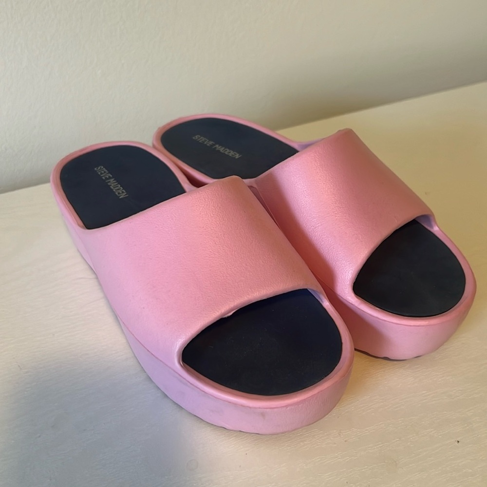 Steve Madden slides